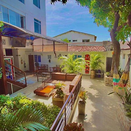 Hotel Ucla Center バジェドゥパル エクステリア 写真