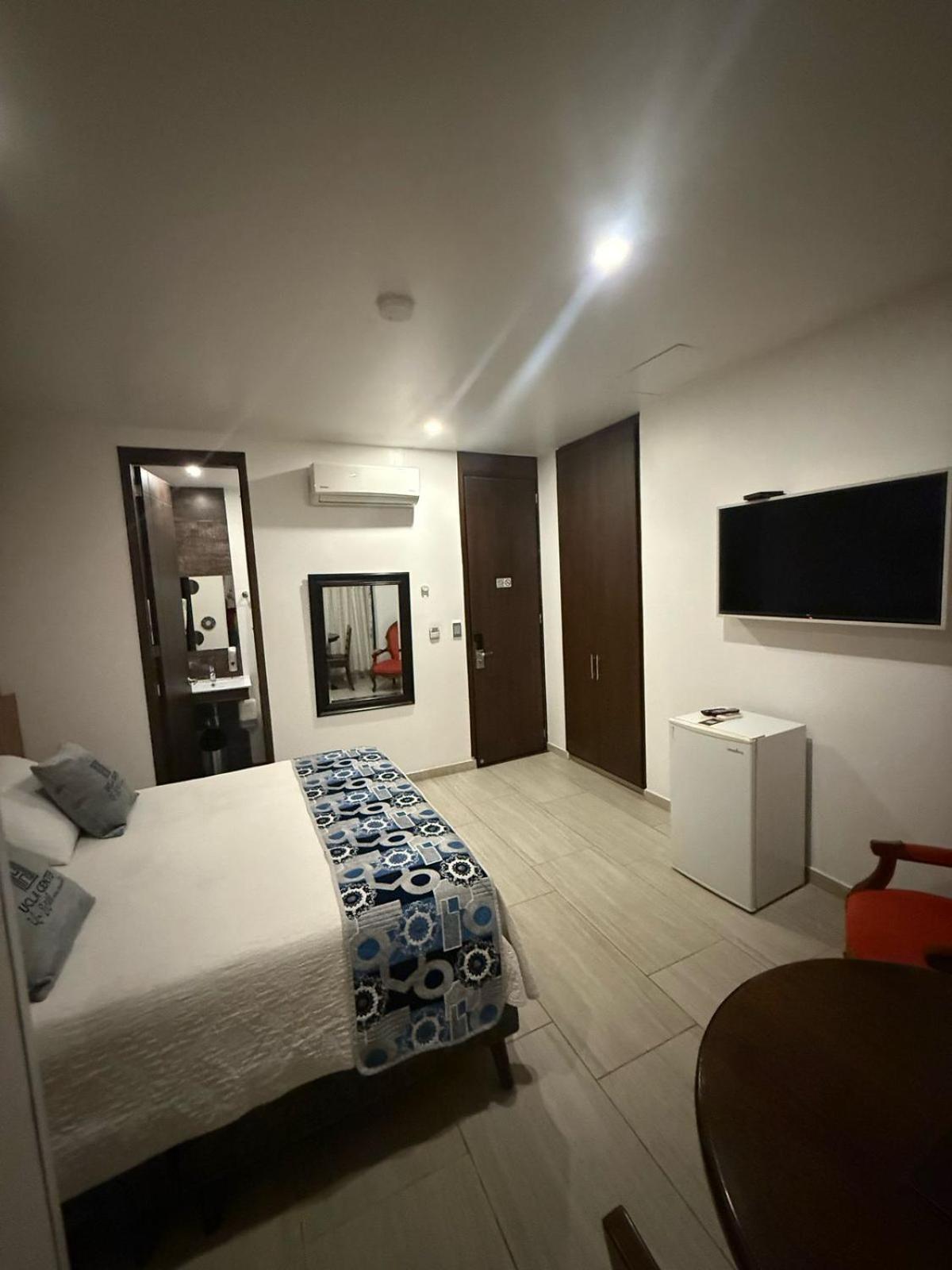 Hotel Ucla Center バジェドゥパル エクステリア 写真